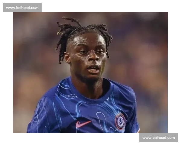 杜兰租借加盟费内巴切，曼联错失潜力前锋