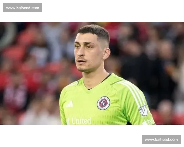 西班牙人免签塞尔维亚门神 德米特罗维奇加盟镇守龙门